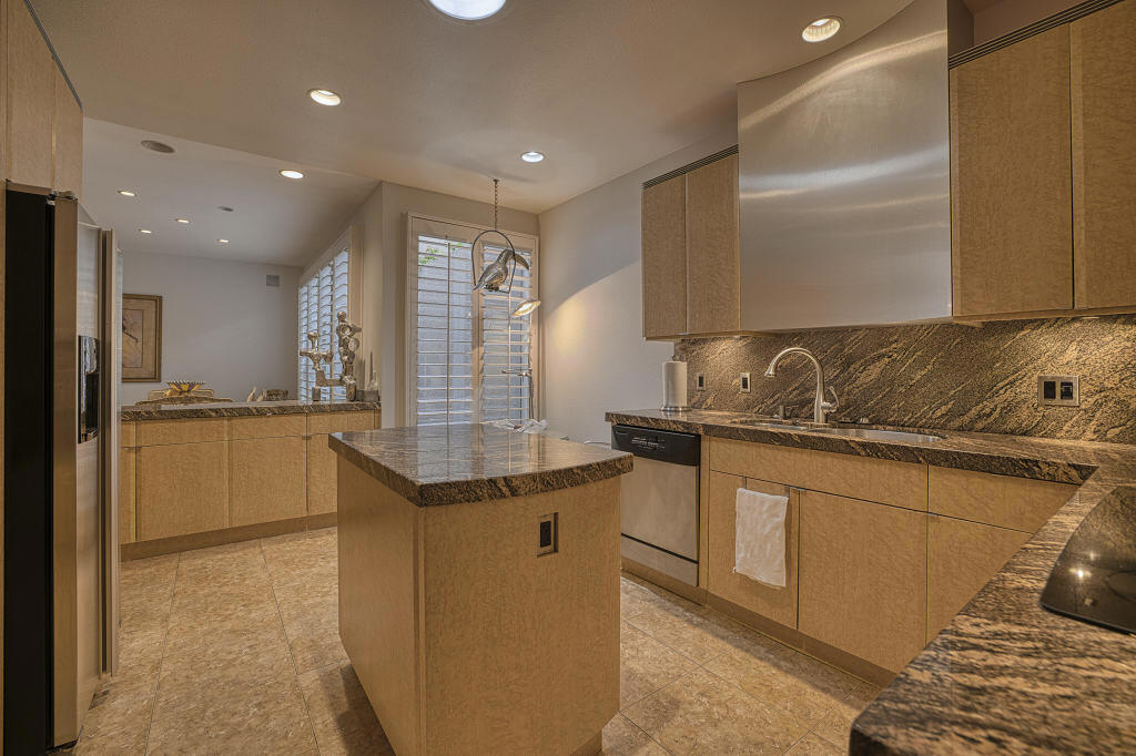 Lake Mirage Racquetball Club - Residential Lease