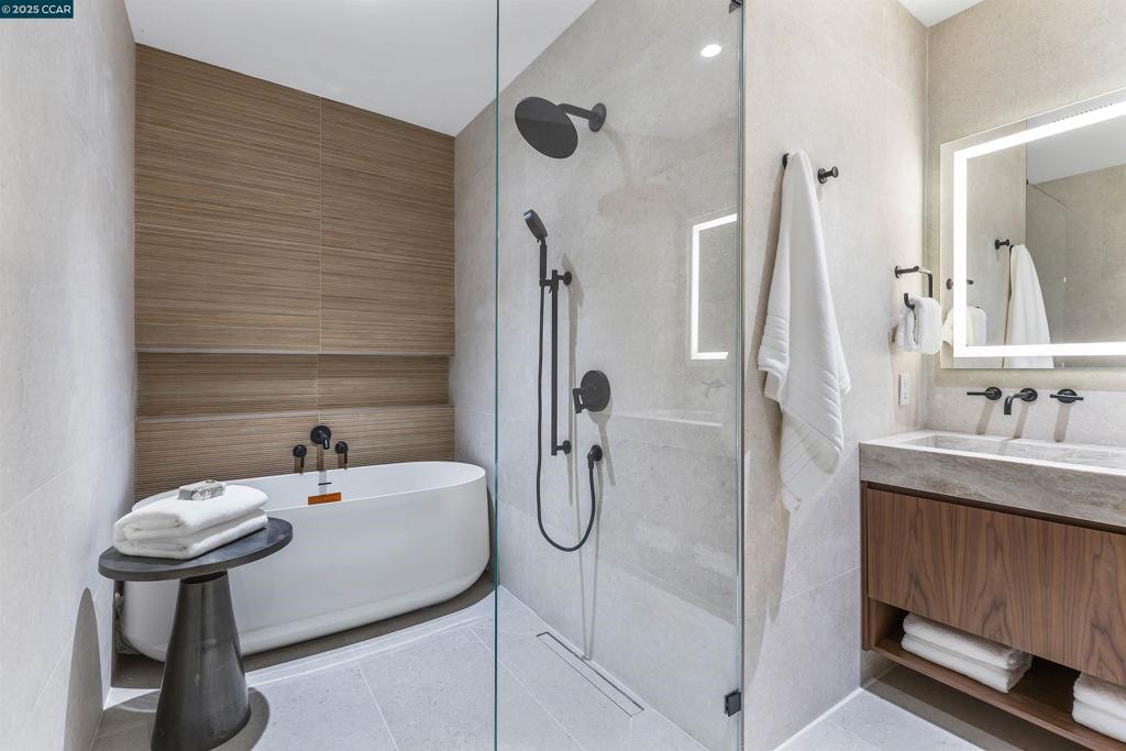 DEL REY - Residential