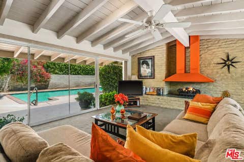 Photo of 1094 S Paseo De Marcia, Palm Springs, CA 92264 (MLS # 26868549)