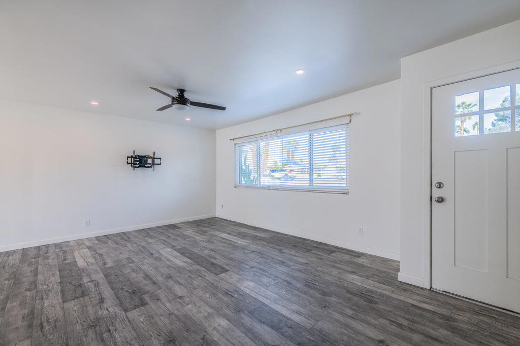 Country Club Villas - Residential