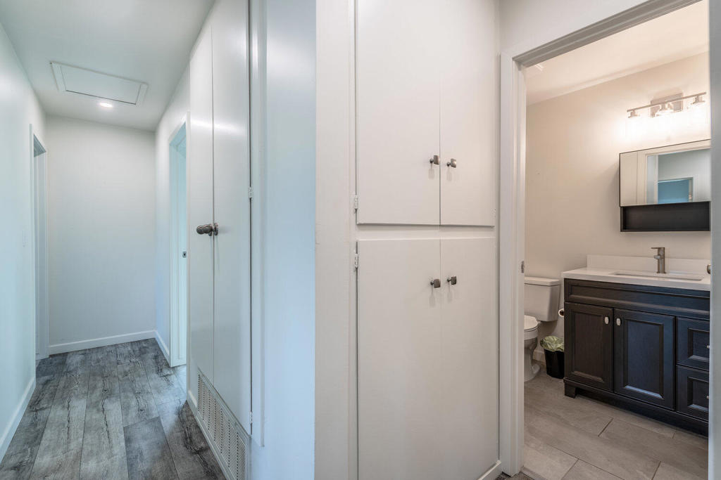 Country Club Villas - Residential