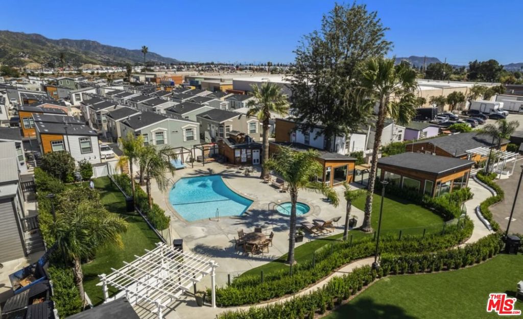 8250 Lankershim Boulevard 130