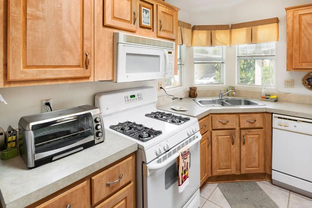 Vista, California 92084, United States, 2 Bedrooms Bedrooms, ,2 BathroomsBathrooms,Residential,Active,219499