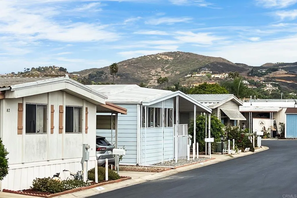 Vista, California 92084, United States, 2 Bedrooms Bedrooms, ,2 BathroomsBathrooms,Residential,Active,219499