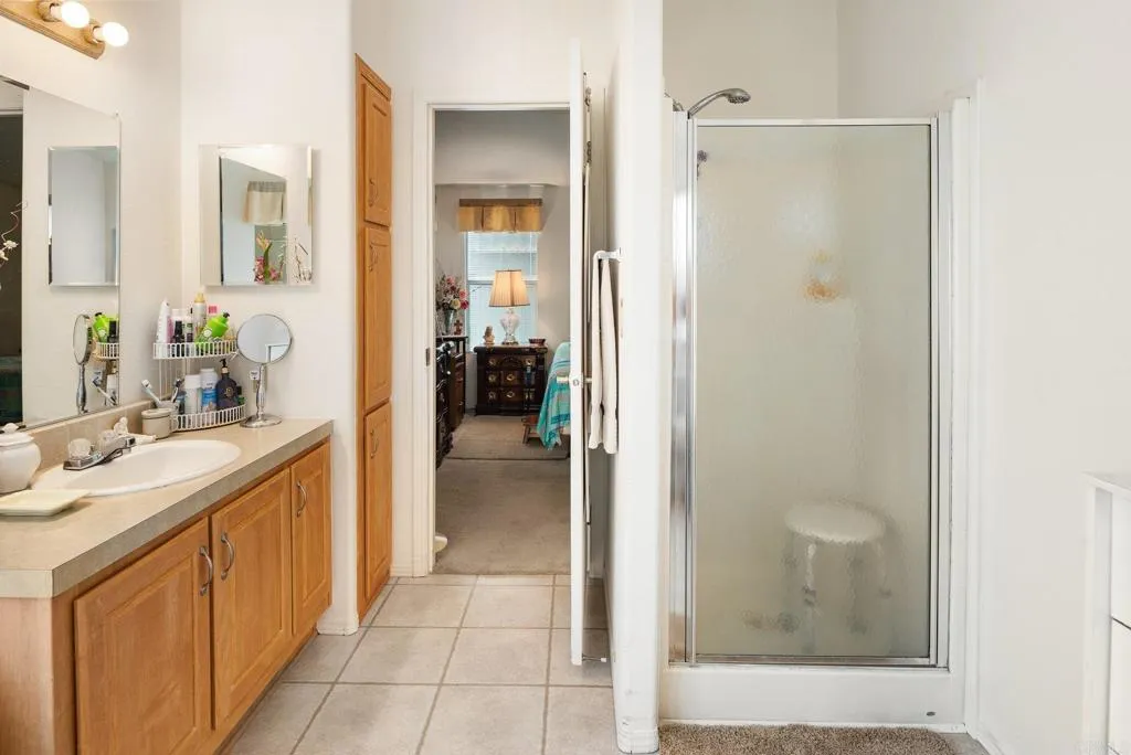 Vista, California 92084, United States, 2 Bedrooms Bedrooms, ,2 BathroomsBathrooms,Residential,Active,219499