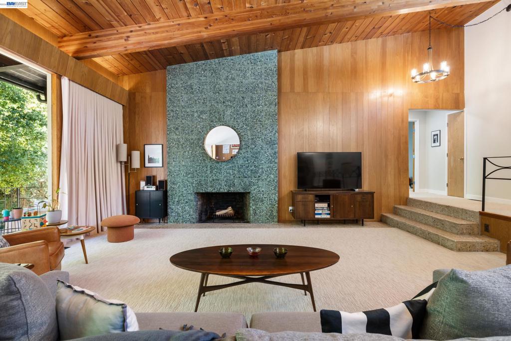 4142 Santa Rita Rd