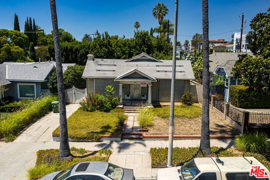 245 N Gramercy Place, Los Angeles CA 90004