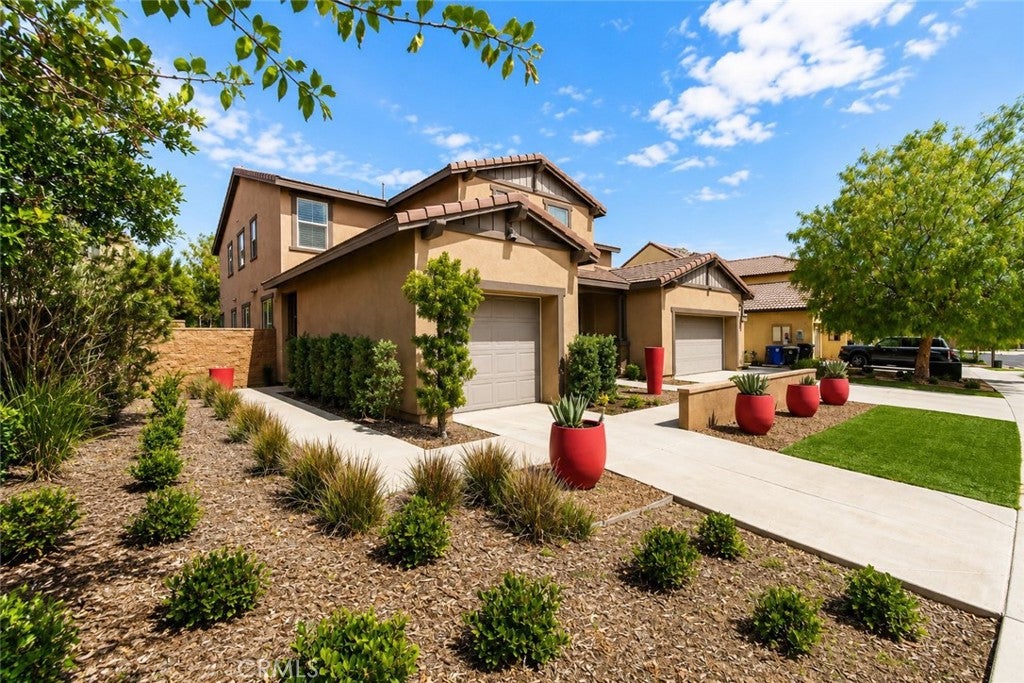2750 Kings Canyon Drive