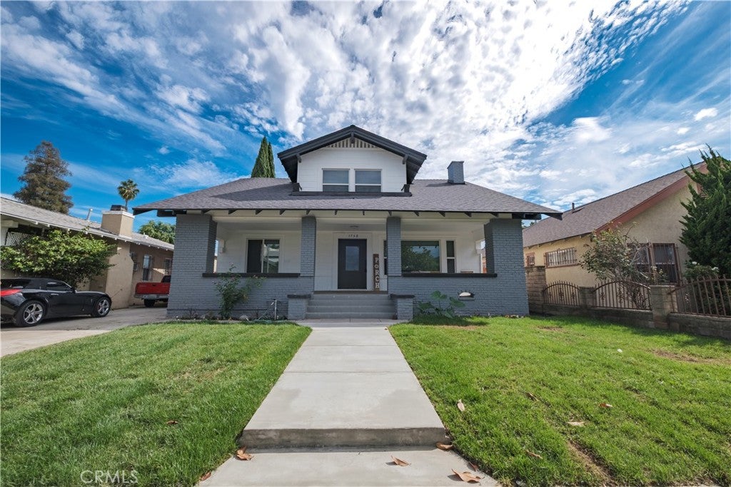 1758 W 41st PL