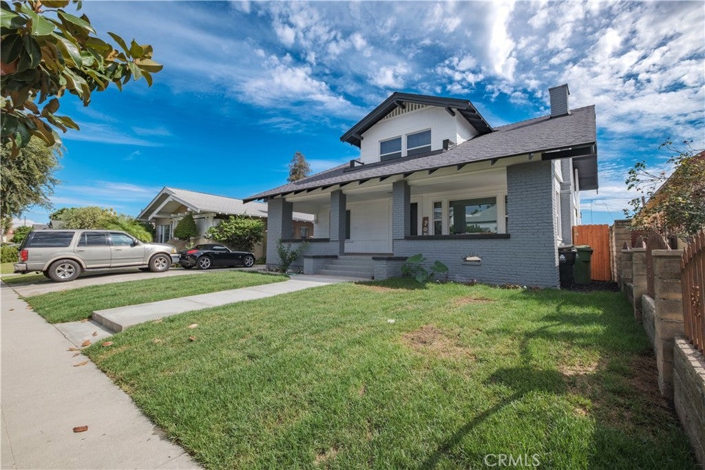 1758 W 41st