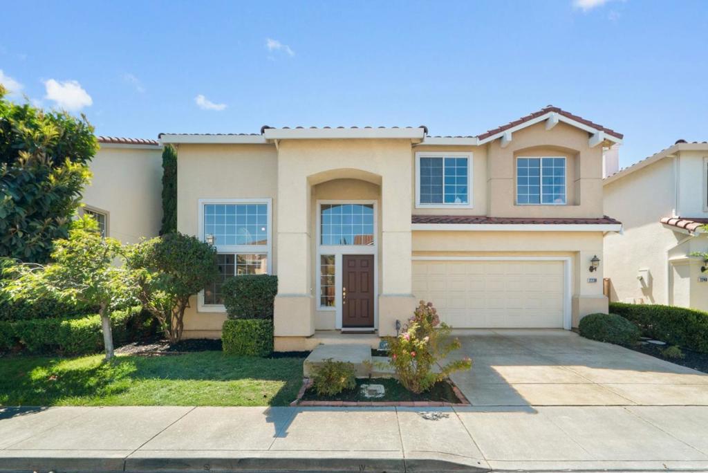 2230 Esperanca Avenue