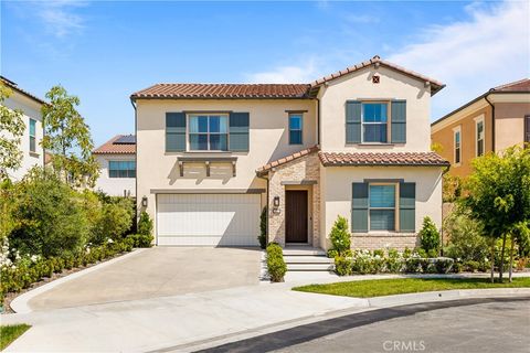 52 Longchamp Irvine CA 92602