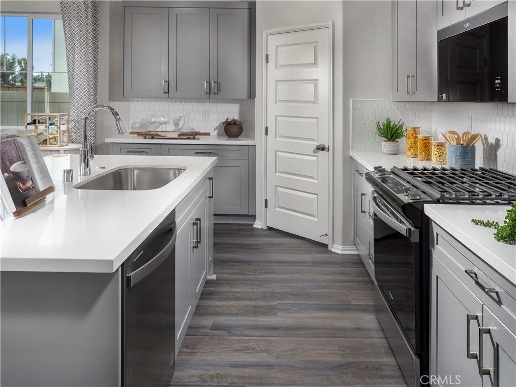 Photo of 28492 Via Priorat, Temecula, CA 92591 (MLS # OC25238297)