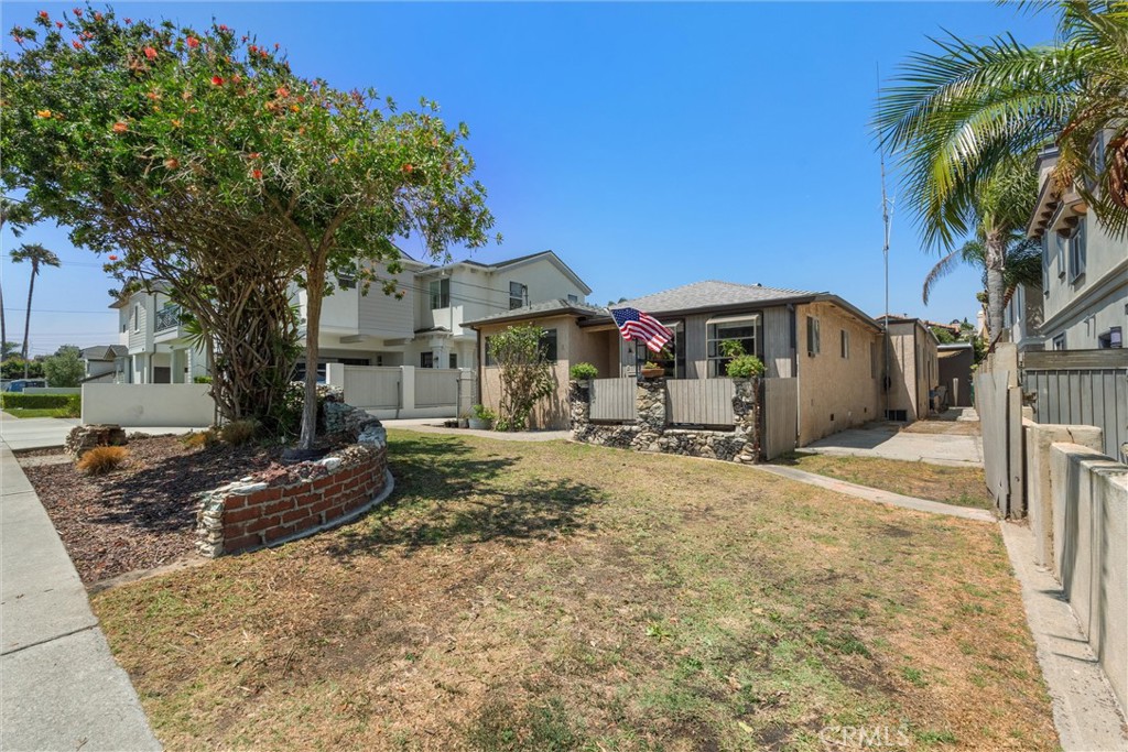 2121 Marshallfield Lane