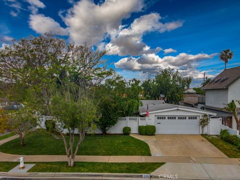 Photo of 208 Dartmouth Place, Costa Mesa, CA 92626 (MLS # NP25239553)