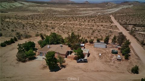 Photo of 3840 Lupine, Rosamond, CA 93560 (MLS # SR26029490)