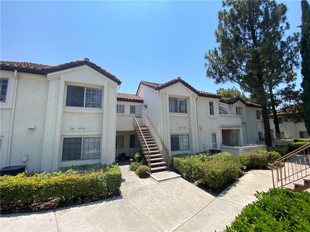 Great upgraded Condo with 2 bedrooms, 2 bathrooms and a 1 car detached garage. Some of the special features are, quartz counter tops in kitchen and bathrooms, wood laminate flooring, ceiling fan in living room, recessed lighting, updated kitchen and bathrooms, newer hardware and fixtures. The complex is Villa Martinique. This is a short sale. This is a second story unit. Just steps away from the association pool.