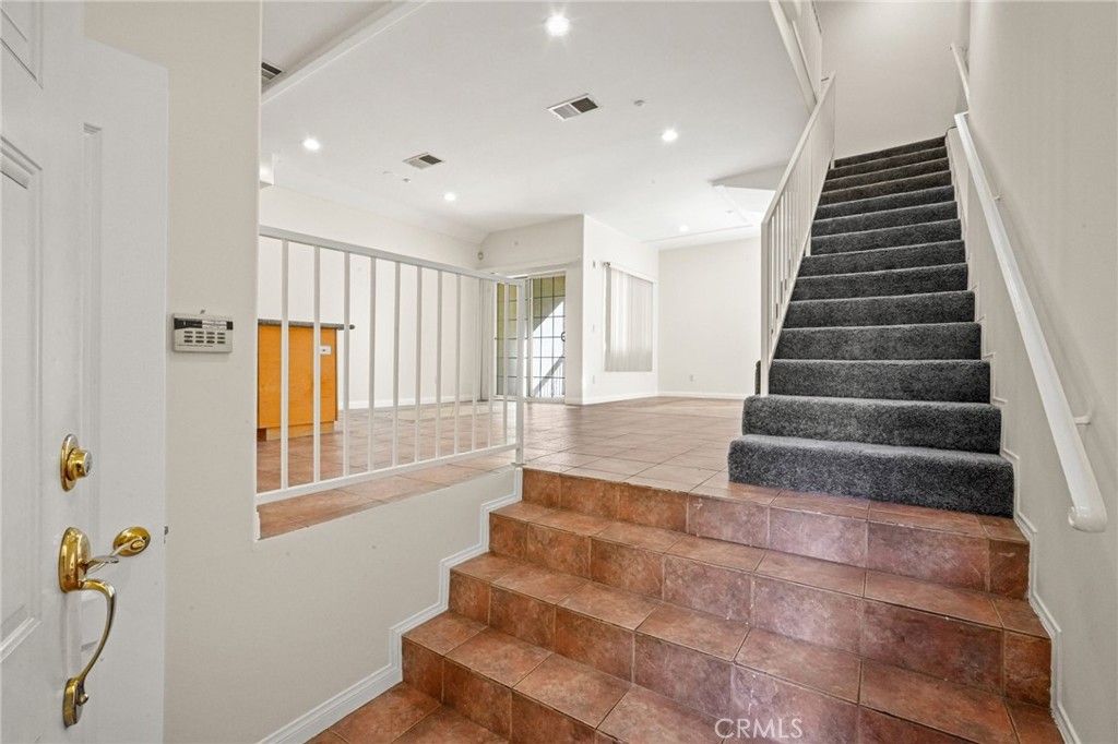 Photo of 1201 Viola Avenue #104, Glendale, CA 91202 (MLS # SR26086361)