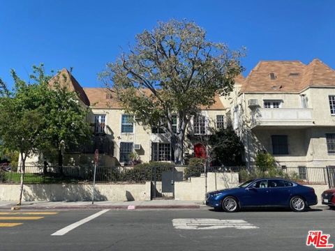 Photo of 1600 N Martel Avenue #D, Los Angeles, CA 90046 (MLS # 26667327)