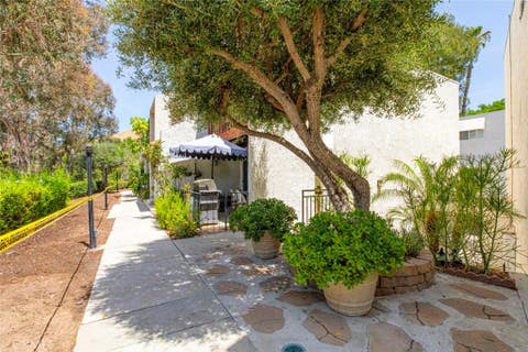 Photo of 7759 Via Capri, Burbank, CA 91504 (MLS # GD26163115)