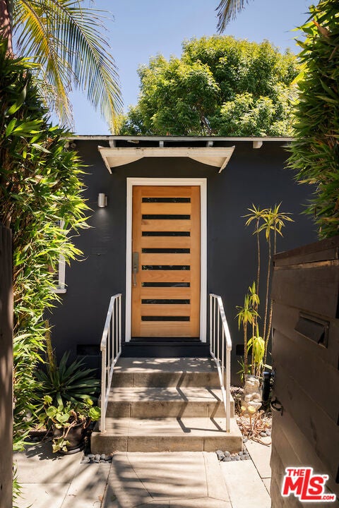 728 Pacific Street