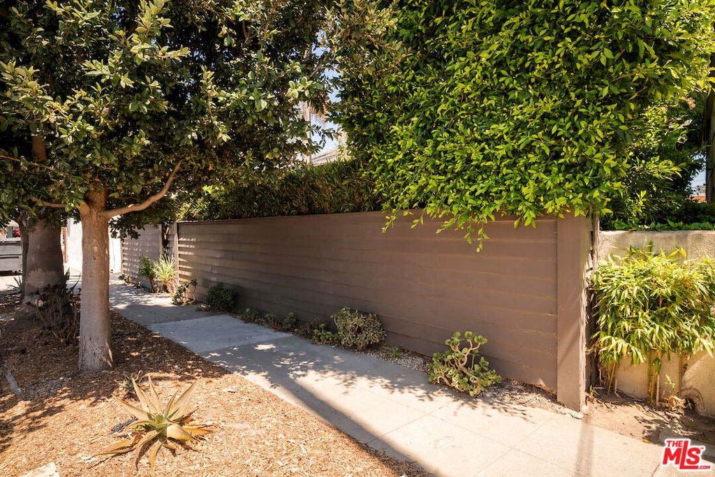 728 Pacific Street