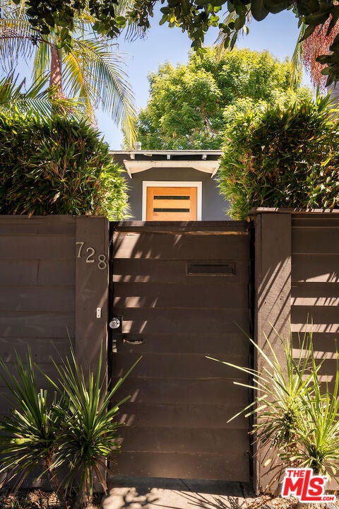 728 Pacific Street