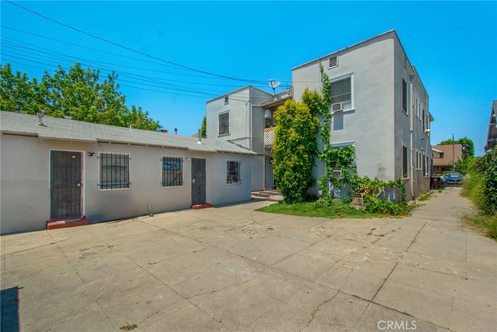 324 W 50th Street