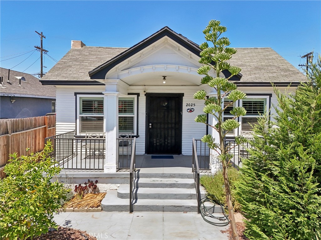 If you’re looking for a beautiful vacation-style home in Los Angeles, look no further! This stunning Craftsman/Bungalow in the charming neighborhood of Vermont Square offers the perfect blend of character, comfort, and convenience. Featuring 3 bedrooms and 2 bathrooms, this inviting home is designed for both everyday living and getaway vibes.
The welcoming front yard boasts a flourishing lemon tree and fig tree, creating a serene entrance. Step inside to find a move-in ready interior, complete with the option to include almost all the furniture and even a relaxing spa. The spacious primary bedroom opens through elegant French doors to an updated deck, perfect for morning coffee or evening wine under the stars.
The large backyard is ideal for entertaining, while the 2-car detached garage offers incredible potential for conversion. Whether you’re searching for your forever home or a stylish city retreat, this Vermont Square beauty delivers the best of LA living.