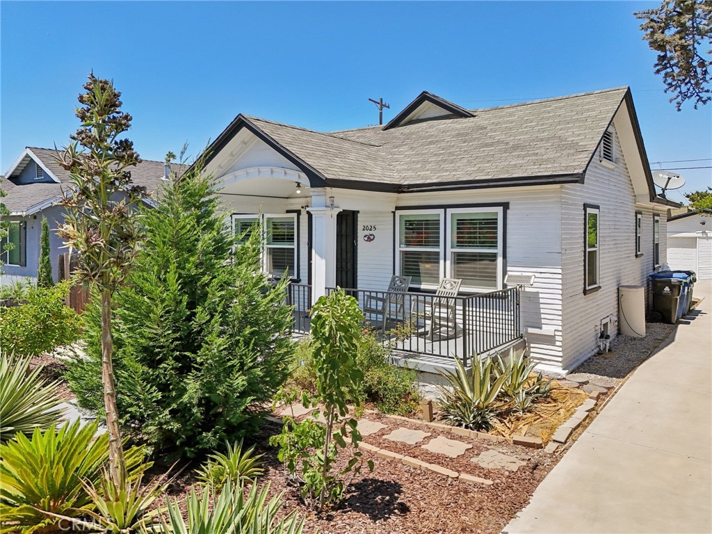 2025 W Vernon Avenue