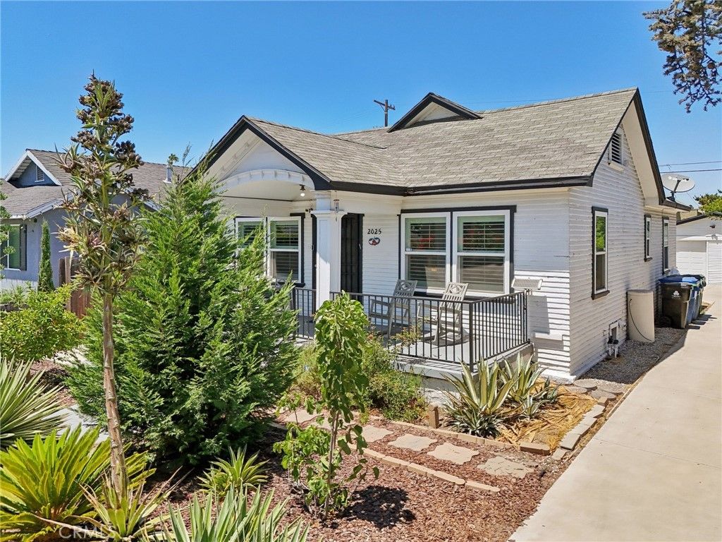Photo of 2025 W Vernon Avenue, Los Angeles, CA 90062 (MLS # CV25172829)