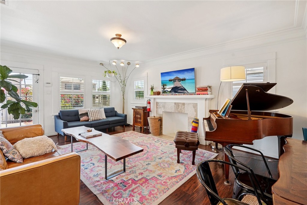 2025 W Vernon Avenue