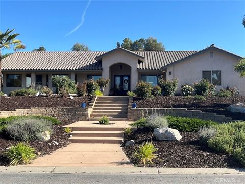 Photo of 170 Nutwood Circle, Paso Robles, CA 93446 (MLS # IV26028512)