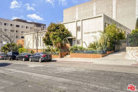 933 Grattan Street Los Angeles CA 90015