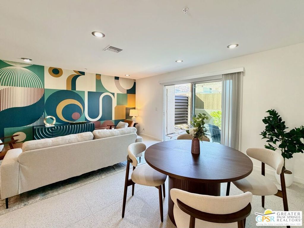 listing image 130726713242751248232