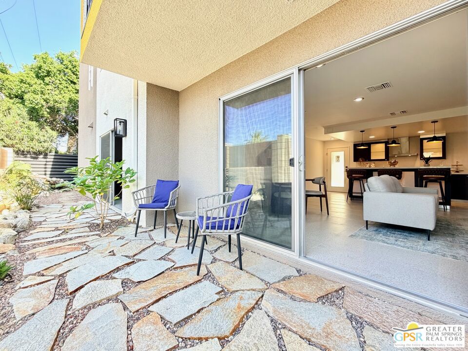 588 E San Lorenzo Road 105