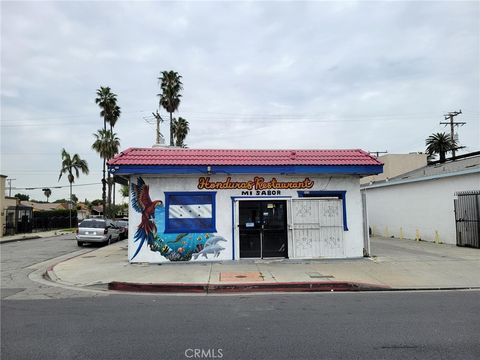 Photo of 525 E Rosecrans Ave, Compton, CA 90221 (MLS # DW26038906)
