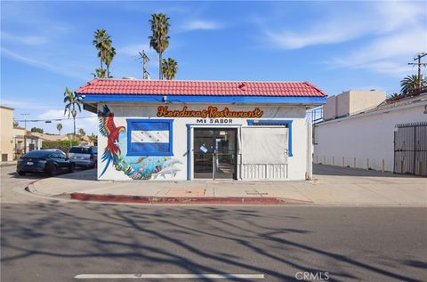 Photo of 525 E Rosecrans Ave, Compton, CA 90221 (MLS # DW26038906)