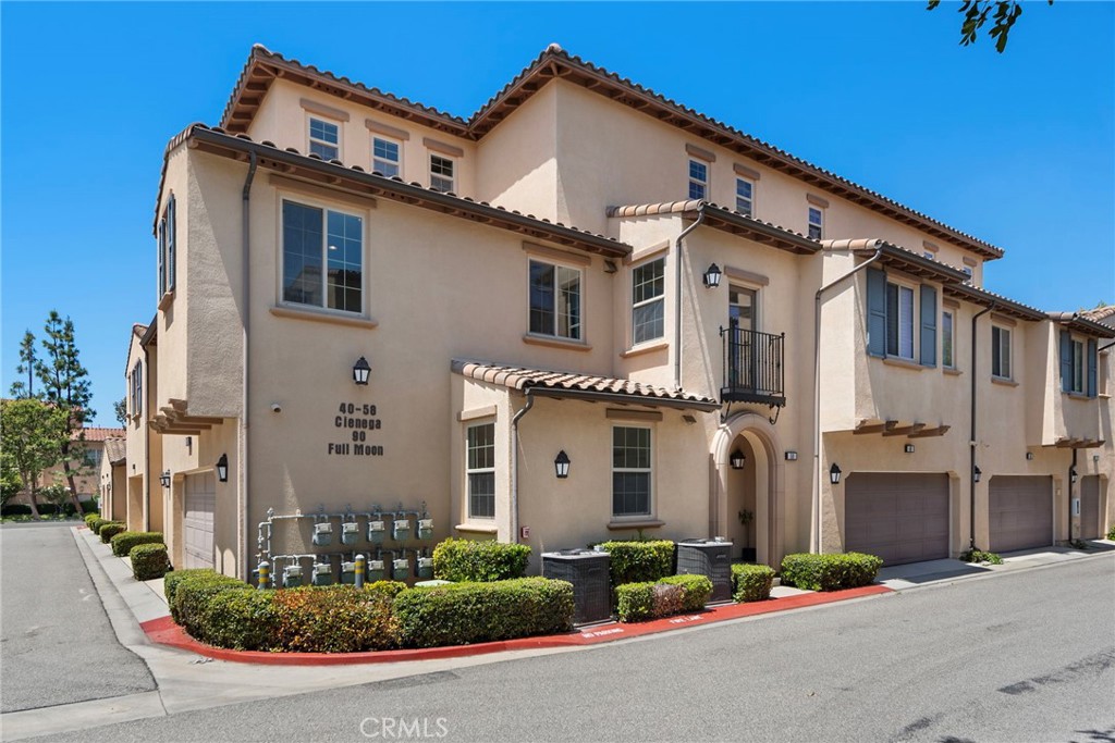 50 Cienega