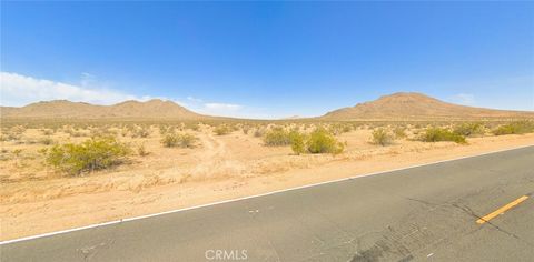 Photo of 0 Benton Avenue, Apple Valley, CA 92307 (MLS # ND25266712)