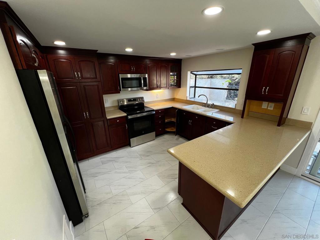 11524 Azucena Dr