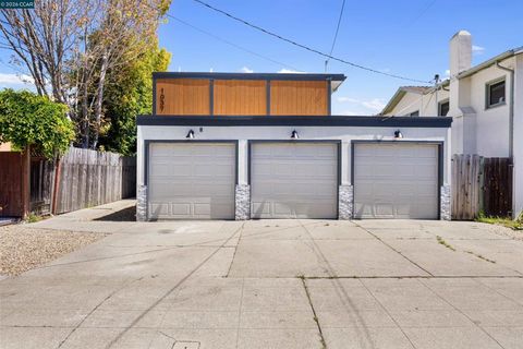 Photo of 1037 Stannage Ave Ave, Albany, CA 94706 (MLS # 41132769)