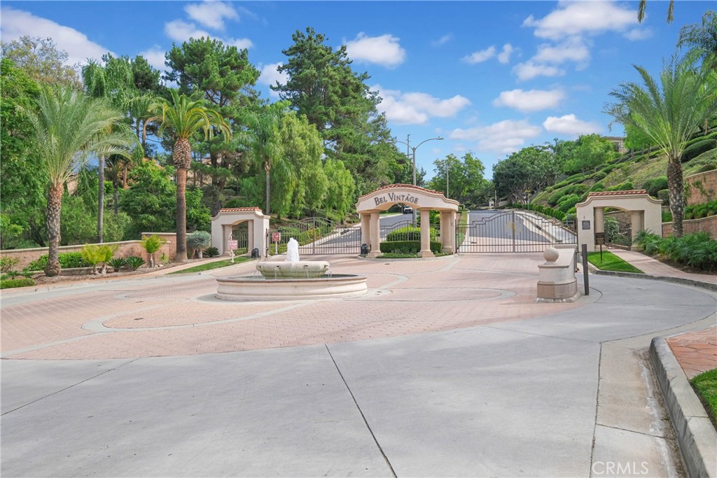 2089 Paseo Azul