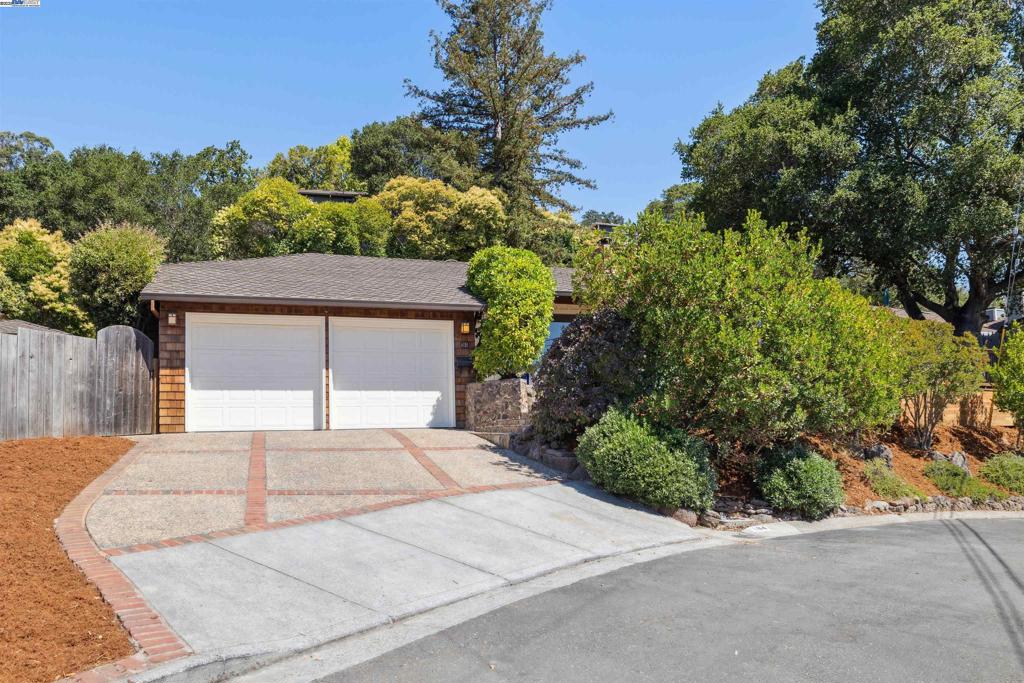 184 Hilldale Dr
