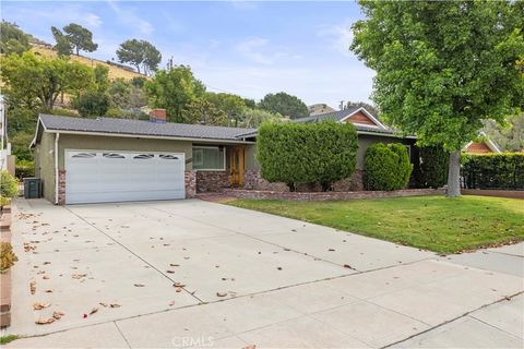 Photo of 2724 N Kenneth RD, Burbank, CA 91504 (MLS # SR26111456)