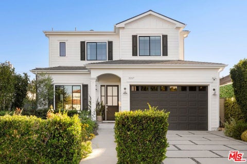 Photo of 2217 Parnell Avenue, Los Angeles, CA 90064 (MLS # 26876819)