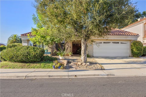 Photo of 13709 Grand Isle DR, Moorpark, CA 93021 (MLS # SR26193569)