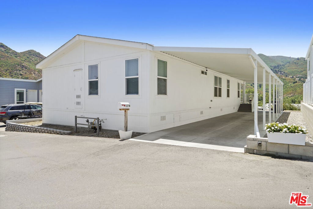 30473 Mulholland Hwy 174