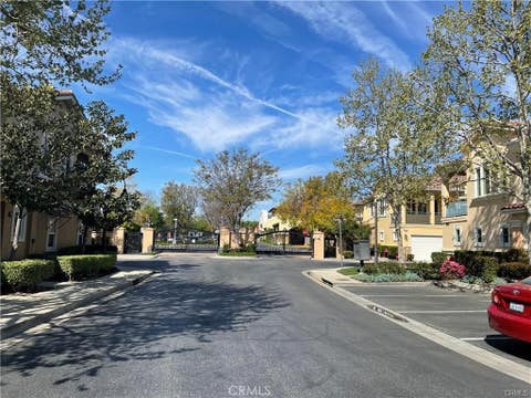Photo of 4164 Terraza Way #B, Simi Valley, CA 93063 (MLS # SR26144608)
