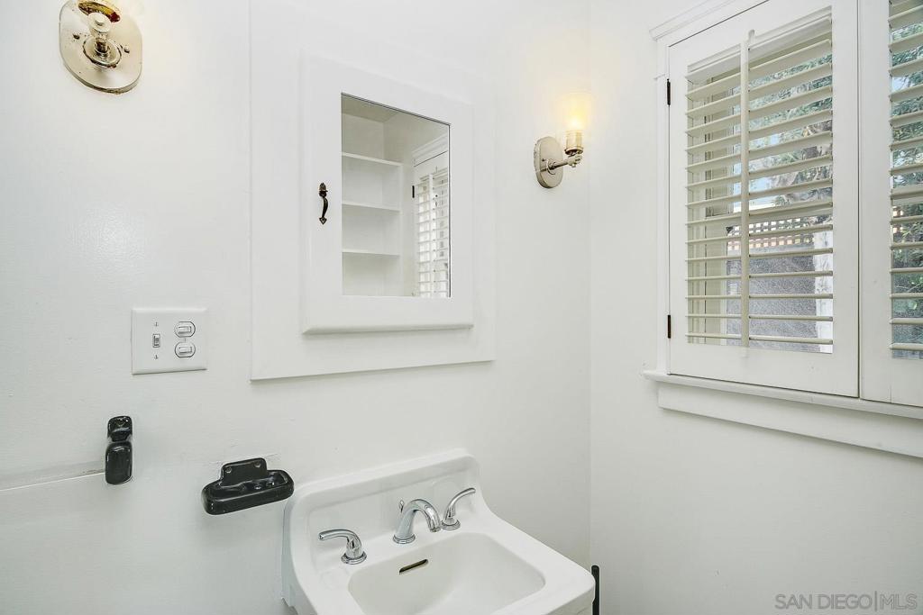 University Heights - Residential Lease